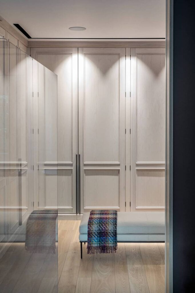 Walk in wardrobe 2